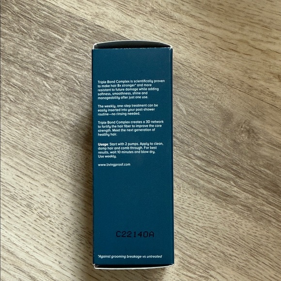 Living Proof Triple Bond Complex - Picture 2 of 3